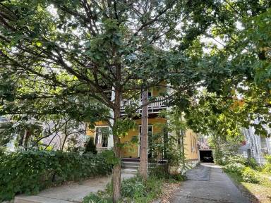 Main picture of 2504 Harriet Ave