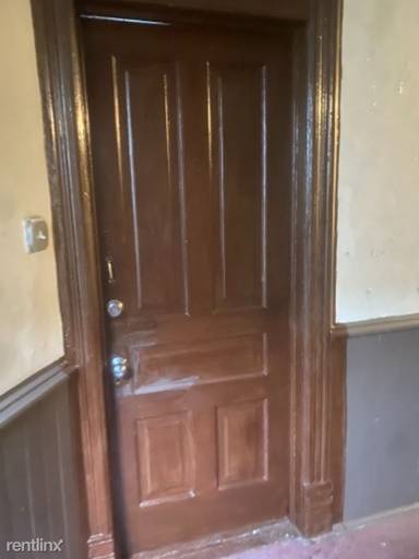 Main picture of 1314 W 18th Pl