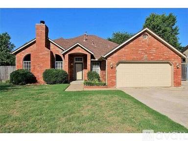 Main picture of 308 S Indianwood Ave