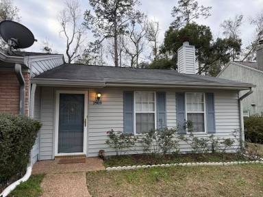 Main picture of 2909 Richview Park Cir S