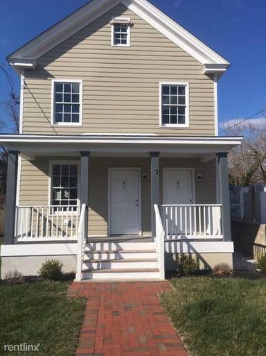 Main picture of 9 Port St
