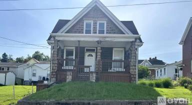 Main picture of 440 Center Ave