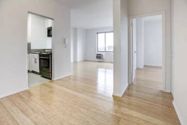 Main picture of 160 E 27th St
