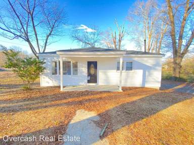 Main picture of 111 E 31st St