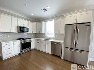 Main picture of 134 Chelsea St