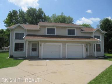 Main picture of 2319 N Pontiac Dr