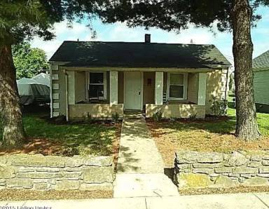 Main picture of 722 Moore Ave