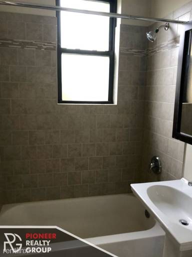 Main picture of 426-36 W Surf St Apartments
