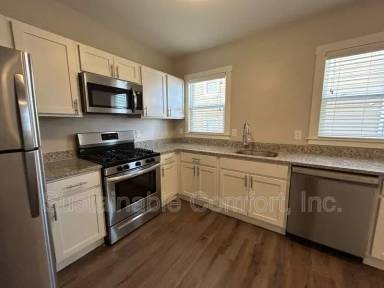 Main picture of 77 Merrifield St