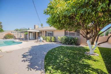 Main picture of 1224 E Campus Dr