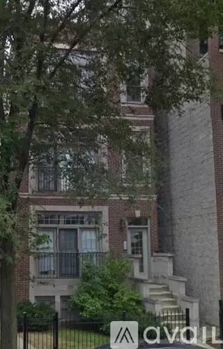 Main picture of 2551 N Southport Ave