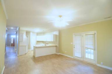 Main picture of 111 Canterbury Dr