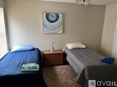 Main picture of 648 Oak View Ct