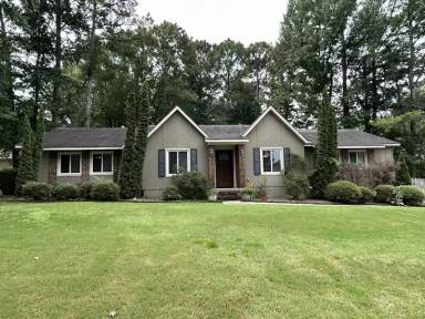 Main picture of 1214 Bush Dr SE