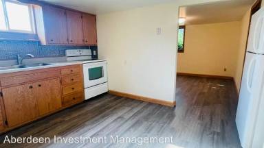 Main picture of 202 2nd Ave NE