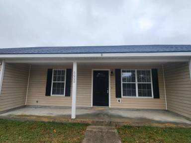 Main picture of 6000 Susan Cir