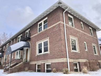 Main picture of 2210 E Mississippi Ave