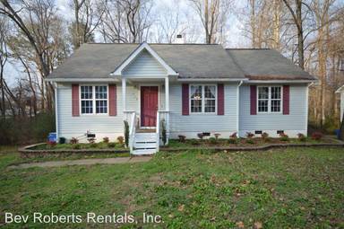 Main picture of 713 E Maple Ln