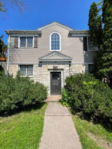 Main picture of 222 S 21st Ave E