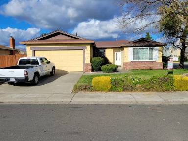 Main picture of 90 Chipman Ln