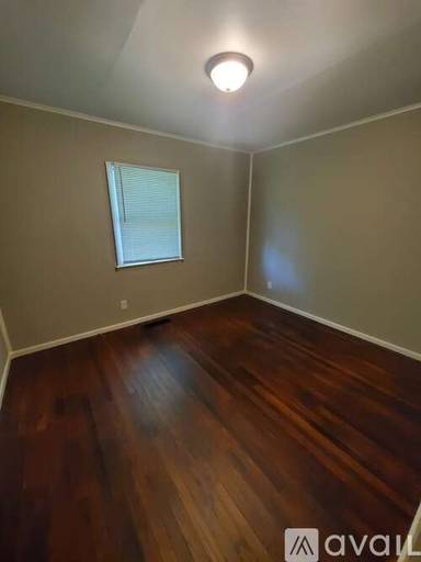 Main picture of 446 Illinois St