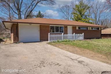 Main picture of 625 Maple Hill Dr
