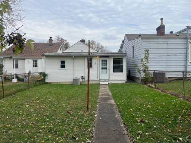Main picture of 960 Charles St