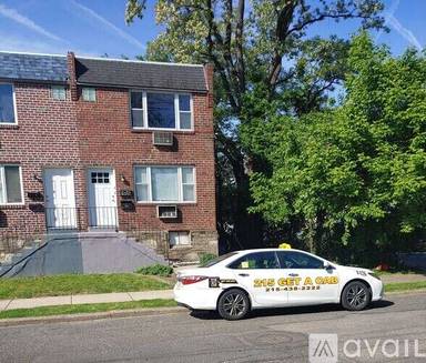 Main picture of 300 E Sanger St