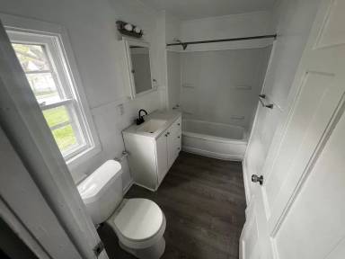 Main picture of 16 Cummings St