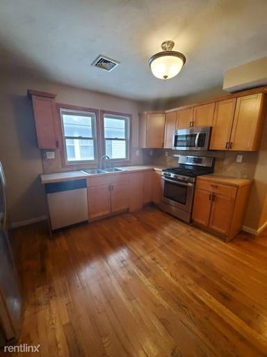 Main picture of 166 Franklin St