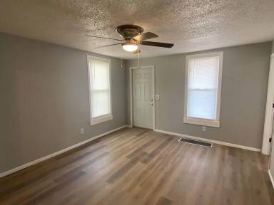 Main picture of 1341 W 4th St