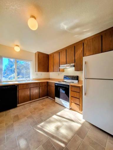 Main picture of 46842 Fernald St