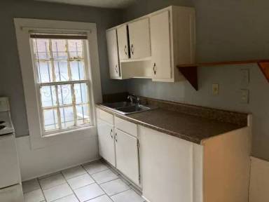 Main picture of 124 Pearl St SE