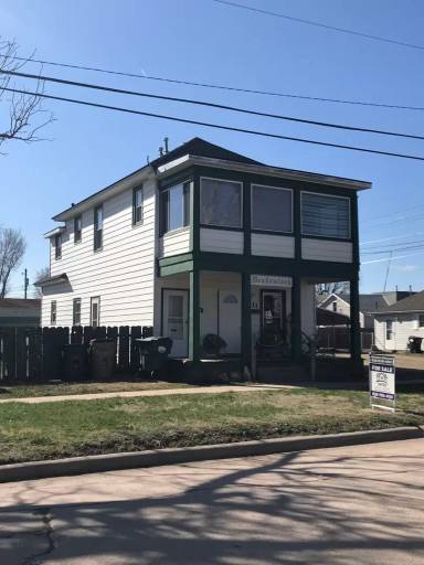Main picture of 411 N Clay St
