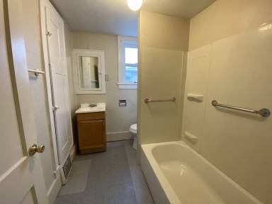 Main picture of 796 Wilmot St