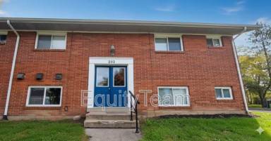 Main picture of 202 N 10th St