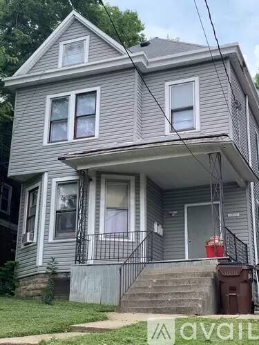 Main picture of 2372 Harper Ave