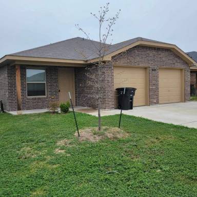Main picture of 6109 Amelia Earhart Blvd