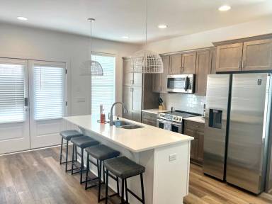 Main picture of 614 Spring St