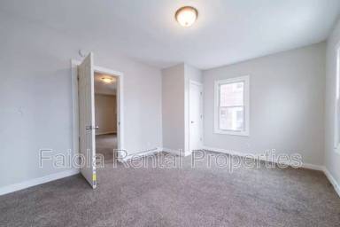 Main picture of 218 N 2nd St