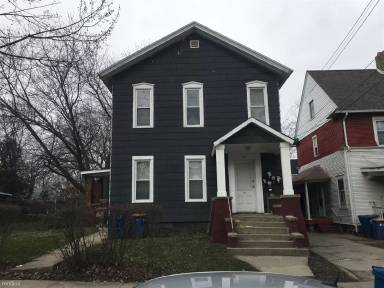 Main picture of 117 Gold Ave NW