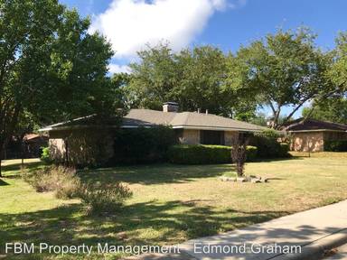 Main picture of 220 Bailey Dr