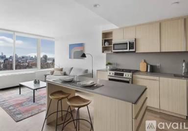 Main picture of 505 W 28th St