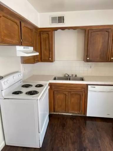 Main picture of 3307 E Fairmont Ave