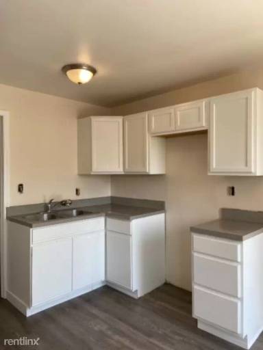 Main picture of 2921 S Saginaw St