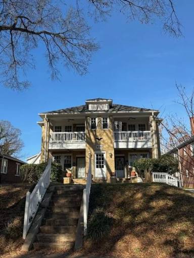 Main picture of 520 Grandin Rd