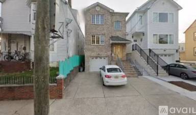 Main picture of 738 Hamilton St