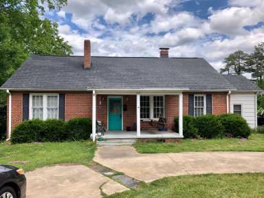 Main picture of 526 Willson St