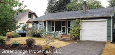 Main picture of 3840 NE Sumner St