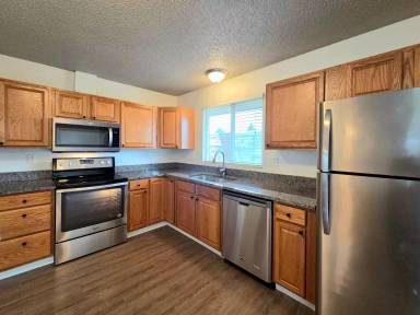 Main picture of 108 S Houston Ave